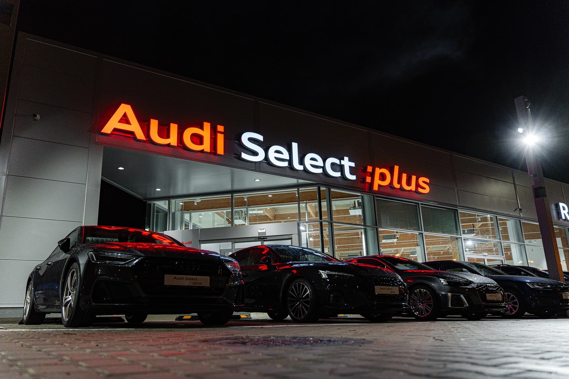 salon audi select plus